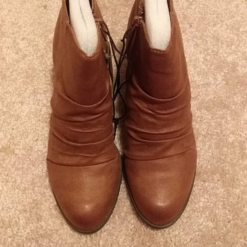 Shoe - Picture 8 of 8